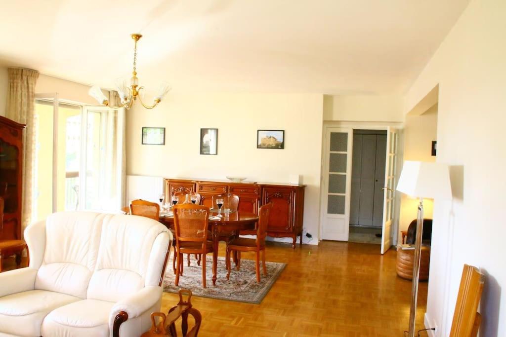 Апартаменты Large 2 Bed-Balcony-7 Mins Walk To Historic Centre Сарла-ла-Канеда Экстерьер фото